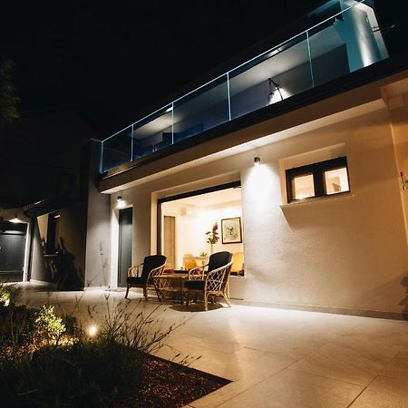 Villa Magna - Seaside Villa With Pool And Sauna Trogir Exteriör bild