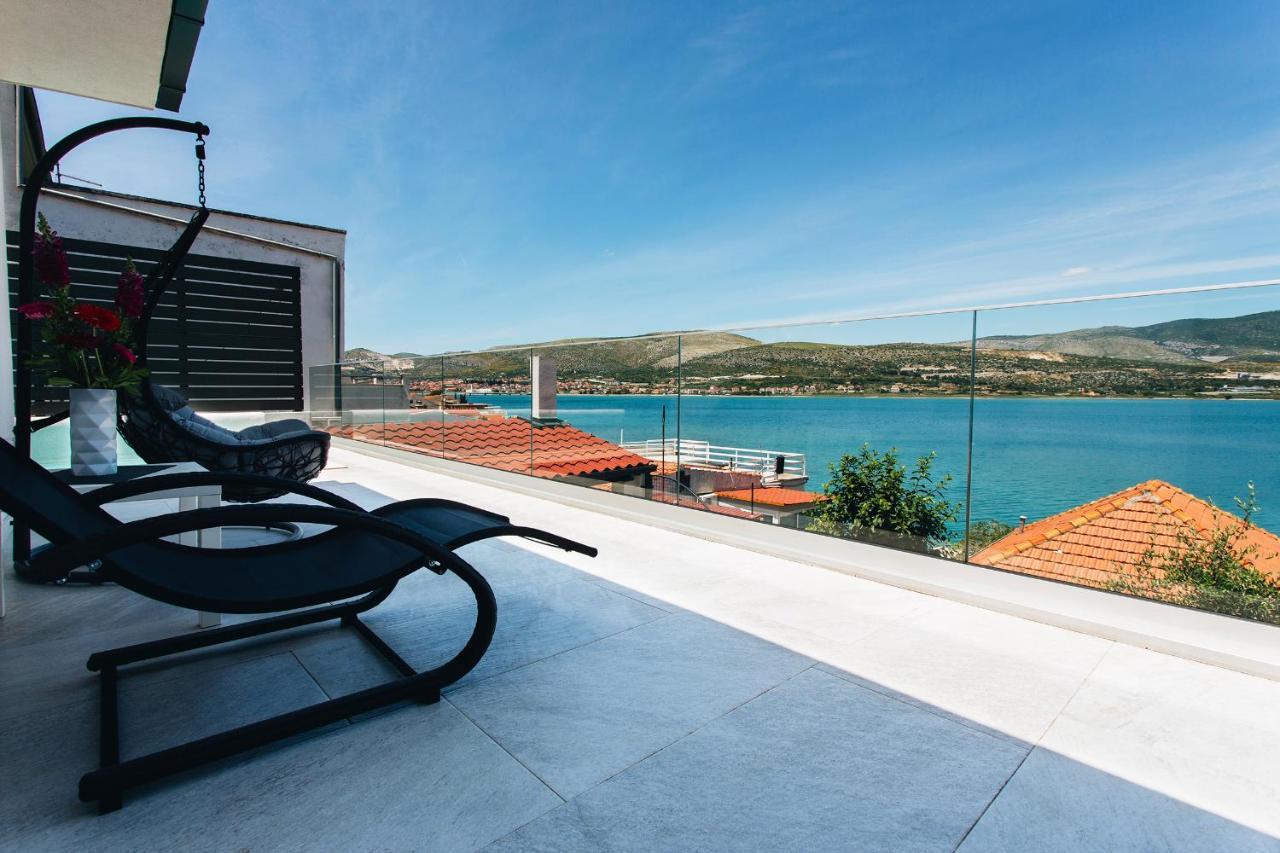 Villa Magna - Seaside Villa With Pool And Sauna Trogir Exteriör bild